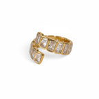 ALIÉA Bella statement-ring i 18K forgyldt stål med rektangulære klare zirkoner i et åbent justerbart design