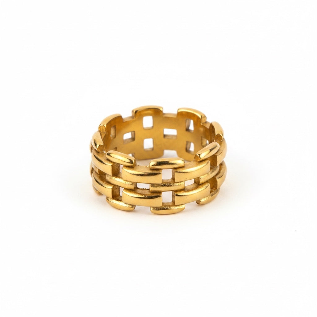 ALIÉA Leyla ring i 18K forgyldt rustfrit stål med et markant og elegant kædedesign