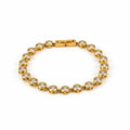 ALIÉA Vivienne armbånd i 18K guldbelagt rustfrit stål med funklende zirkonia-sten i et elegant og tidløst design.