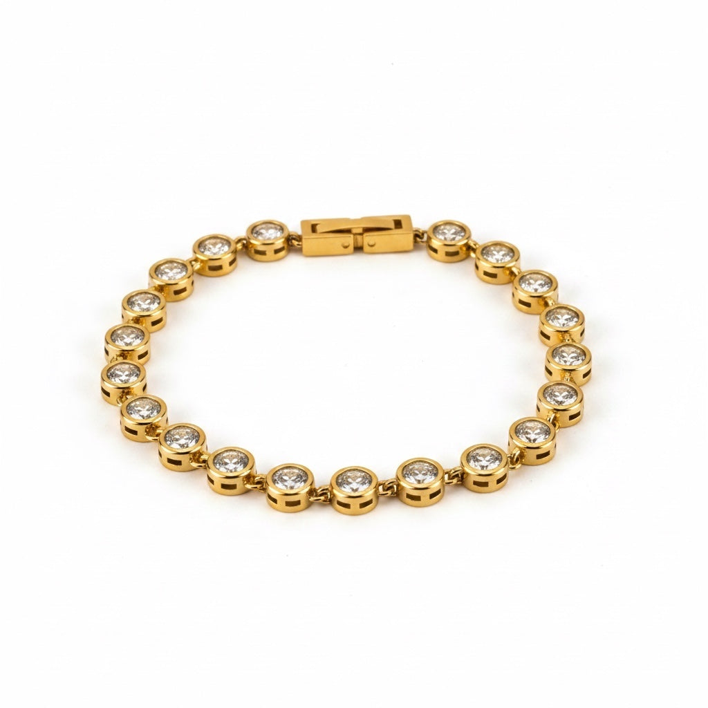ALIÉA Vivienne armbånd i 18K guldbelagt rustfrit stål med funklende zirkonia-sten i et elegant og tidløst design.